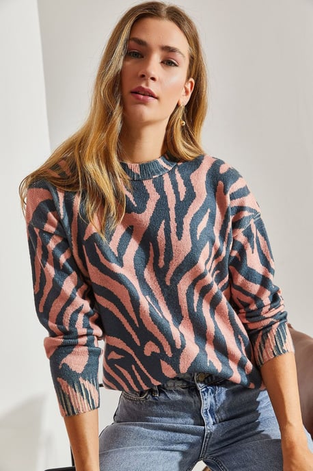 Pattern Knit Sweater with Crew Neck - Image 1