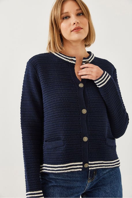 Textured Knitwear Cardigan with Button Closure and Pockets - Image 3