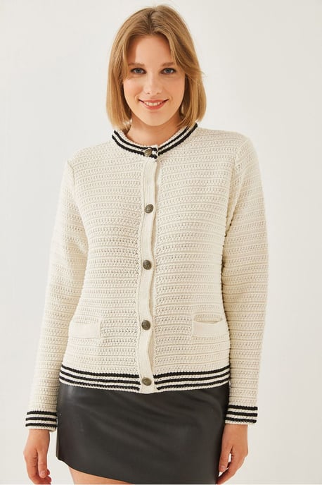 Textured Knitwear Cardigan with Button Closure and Pockets - Image 3