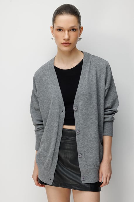 Long Ribbed Knitwear Cardigan with V-neck and Button Closure - Image 4
