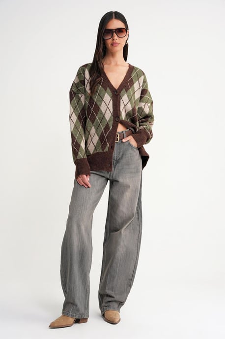 Oversize Argyle V-Neck Buttoned Cardigan - Image 2