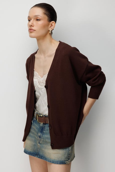 Long Ribbed Knitwear Cardigan with V-neck and Button Closure - Image 3