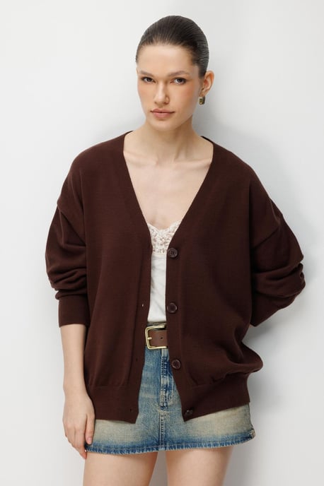 Long Ribbed Knitwear Cardigan with V-neck and Button Closure - Image 4
