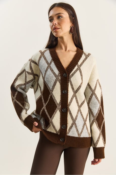 Thick Jacquard Knit Cardigan with V-neck and Button Closure - Image 4