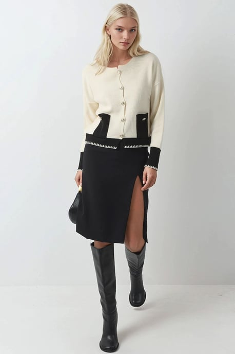 Pocket Detailed Knit Cardigan with Button Closure - Image 5