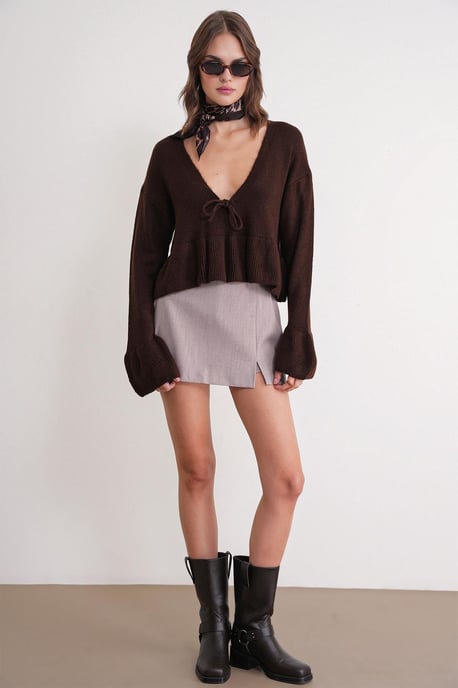 Tie Detailed Ruffled V-Neck Knit Sweater - Image 2