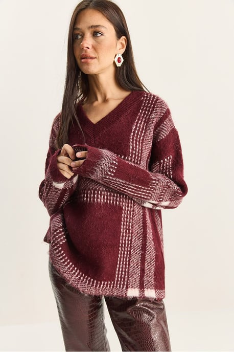 Plaid V-Neck Long Sleeve Knit Sweater - Image 4