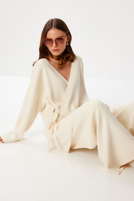 Oversized Tie Detail V-Neck Knitwear Two-Piece Set - Image 2