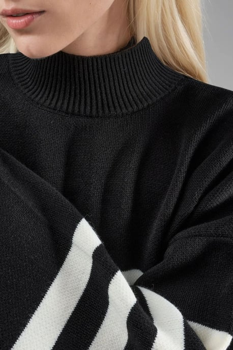 Oversized Striped Turtleneck Sweater - Image 6