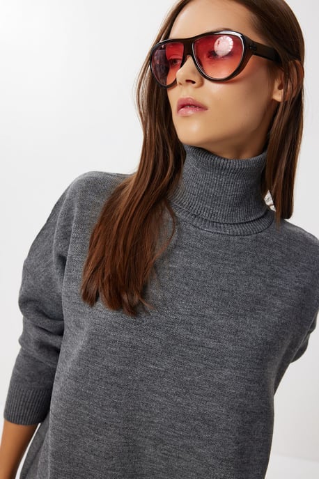 Textured Oversized Turtleneck Sweater - Image 3