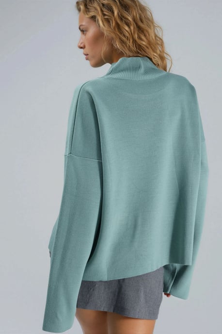 Oversized Ribbed Turtleneck Sweater - Image 3