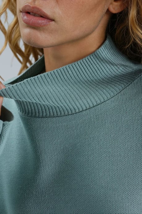 Oversized Ribbed Turtleneck Sweater - Image 6