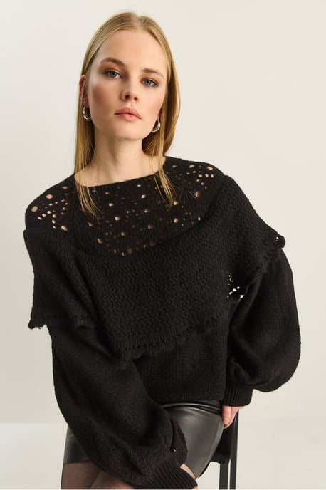 Ribbed Boat Neck Thick Sweater with Frilly Detail - Image 4