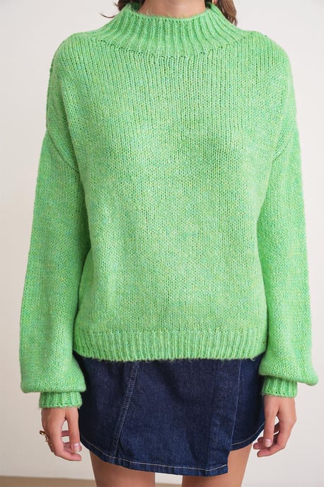 Relaxed Fit Crew Neck Thick Knit Sweater - Image 4