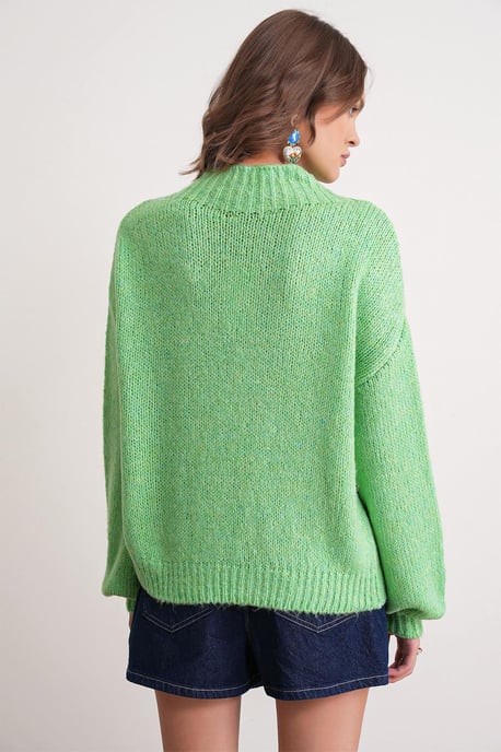 Relaxed Fit Crew Neck Thick Knit Sweater - Image 5
