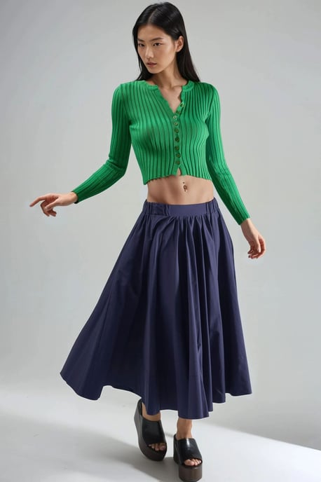 Fitted Ribbed Crop Sweater with Buttons - Image 4