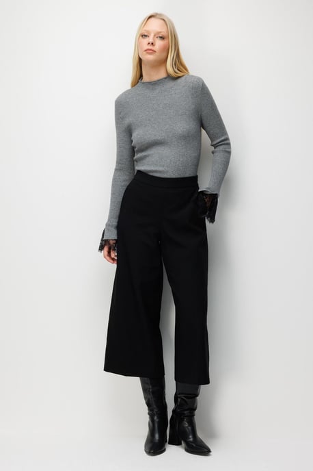 Slim Fit Ribbad Stickad Tröja med Rundhals - Image 3