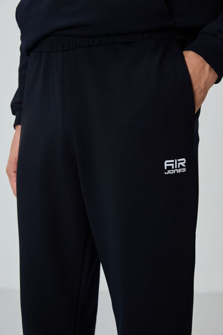 Men's Zip-Front Sweatshirt And Pants Set - Image 6