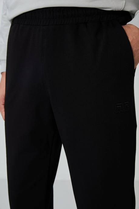 Men's Zip-Front Sweatshirt And Pants Set - Image 6