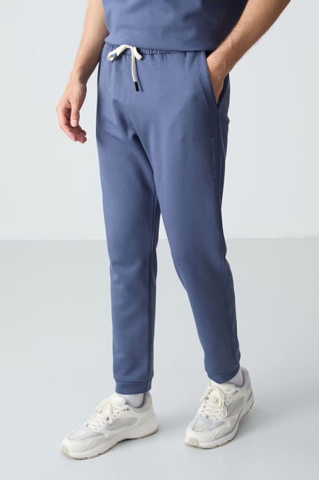 Herrars oversized T-shirt och byxset - Image 4