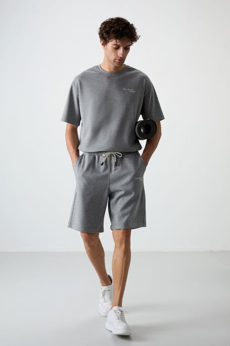 Overmaat T-shirt met Korte Mouwen en Korte Broek Set - Image 1