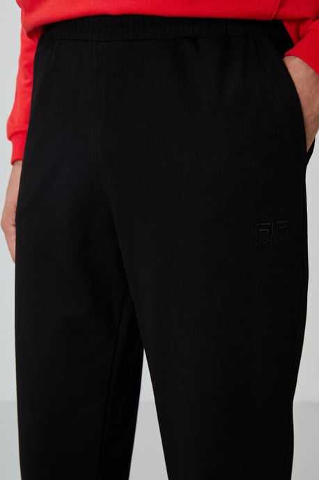 Men's Zip-Front Sweatshirt And Pants Set - Image 6