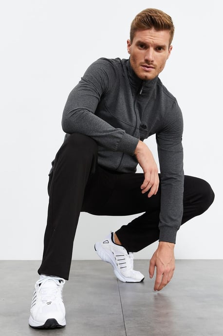 Men's Zip-Front Sweatshirt And Pants Set - Image 1