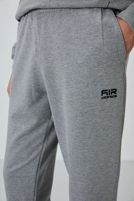 Men's Zip-Front Sweatshirt And Pants Set - Image 6