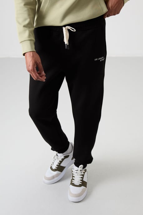 Men's Hooded Sweatshirt And Pants Set - Image 6
