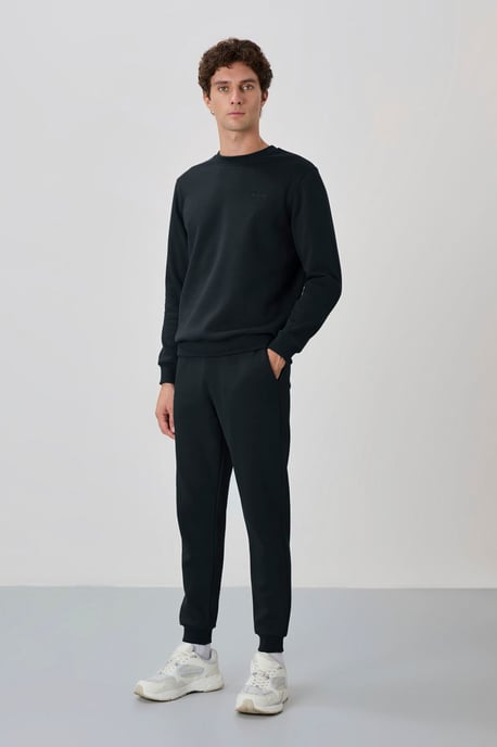 Men's Cotton-Polyester Fleece Sweatshirt And Pants Set - Image 1