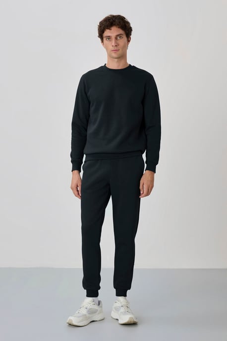 Men's Cotton-Polyester Fleece Sweatshirt And Pants Set - Image 4