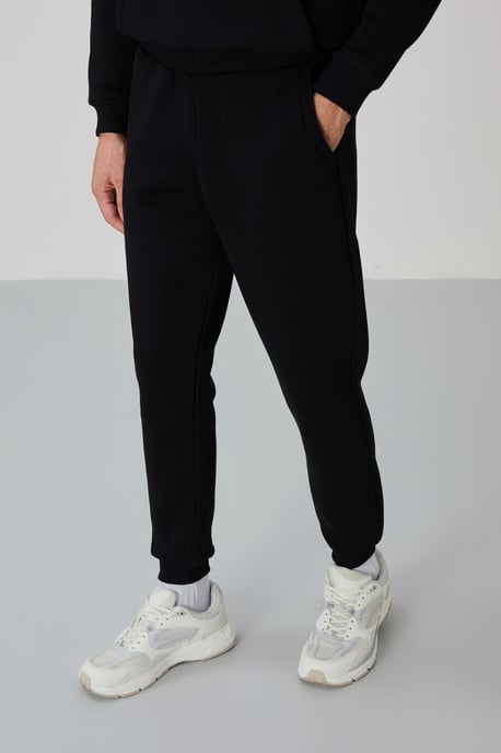 Men's Hooded Sweatshirt And Pants Set - Image 3