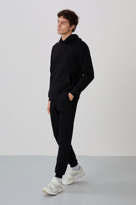 Men's Hooded Sweatshirt And Pants Set - Image 5