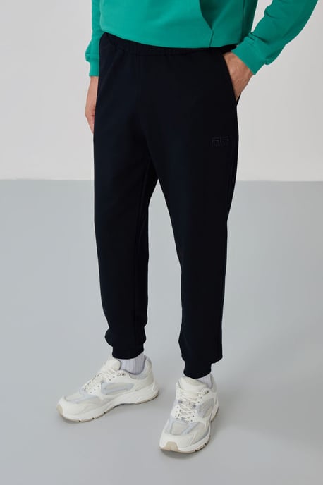 Men's Zip-Front Sweatshirt And Pants Set - Image 3