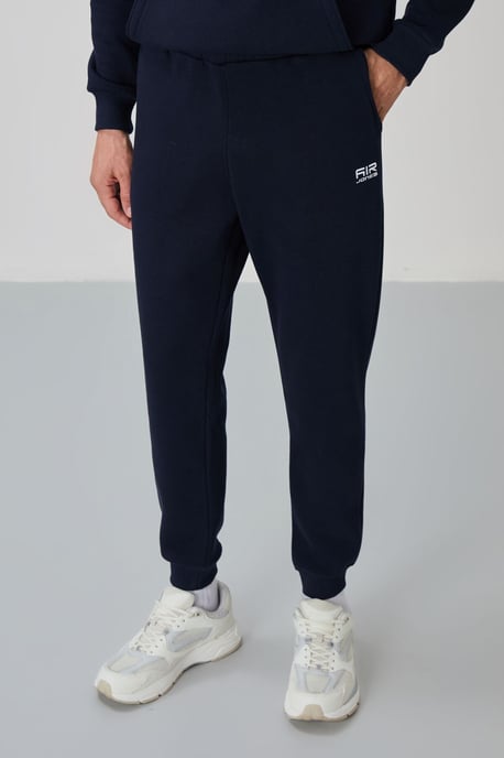Men's Hooded Sweatshirt And Pants Set - Image 3