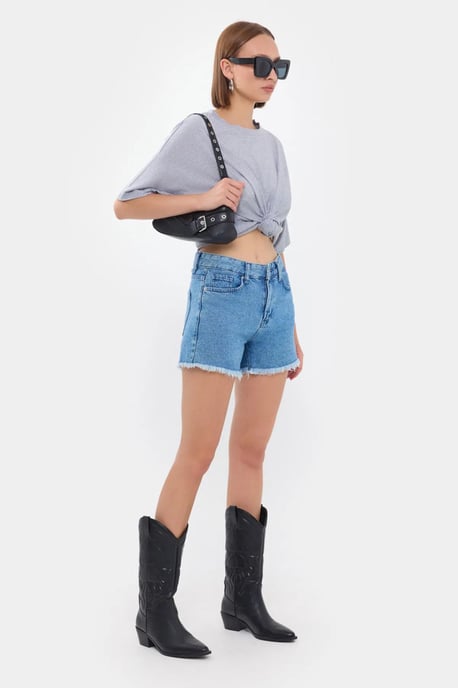 Grundläggande T-shirt med kort ärm och rund hals - Image 2