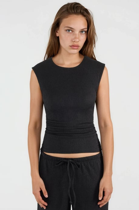 Ribbad ärmlös blus med rund hals - Image 6
