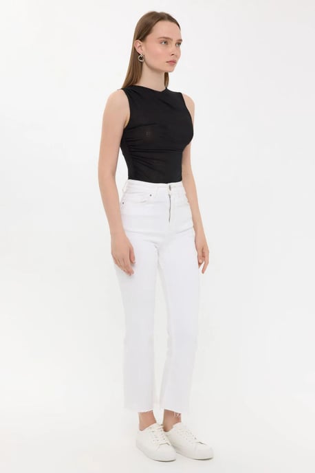 Sleeveless Round Neck Blouse - Image 3
