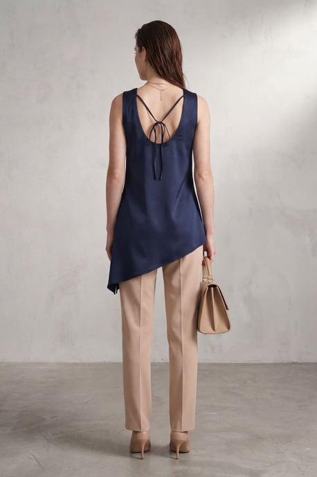 Satijnen Mouwloze Blouse met Ronde Hals en Split - Image 2