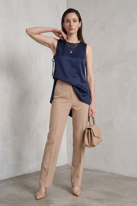 Satijnen Mouwloze Blouse met Ronde Hals en Split - Image 3