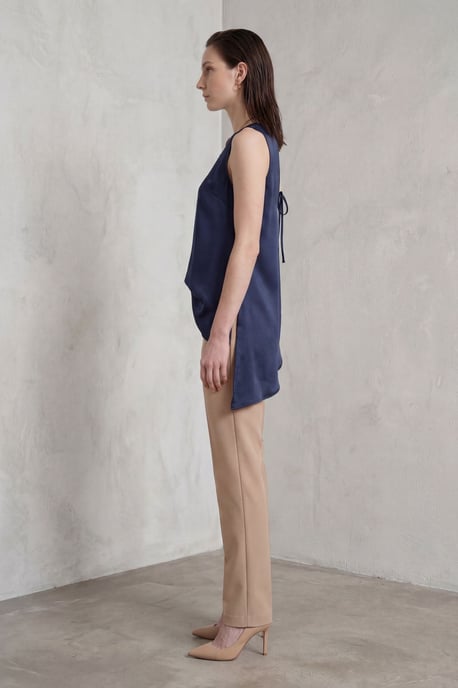 Satijnen Mouwloze Blouse met Ronde Hals en Split - Image 4