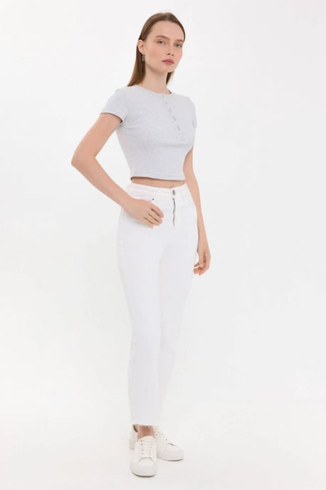 Knappad T-shirt med kort ärm och rund hals - Image 3