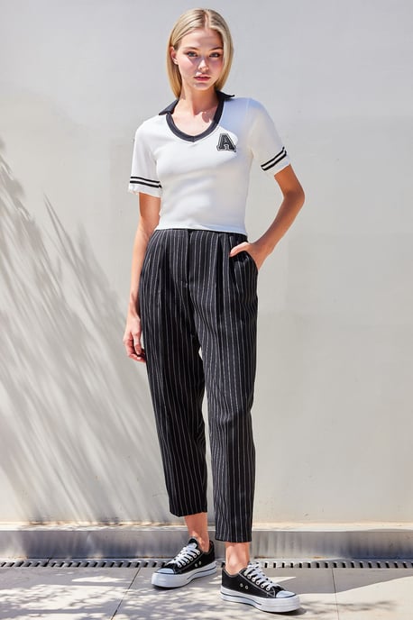 Embroidered Polo Shirt with Textured Knit - Image 2