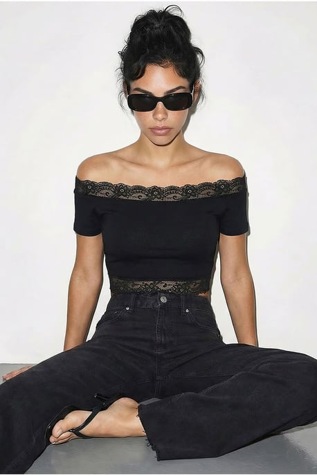 Schoudervrije Blouse met Kanten Details - Image 3