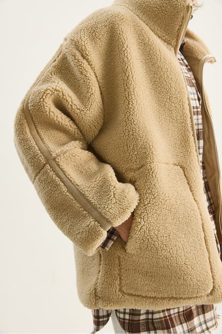 Oversized Pluche Jas met Zakken - Image 5