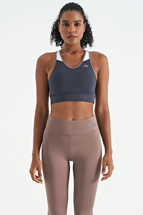 Tajt U-halsstickad sportcrop top - Image 1