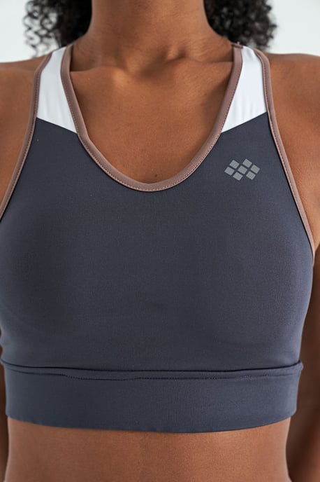 Tajt U-halsstickad sportcrop top - Image 3