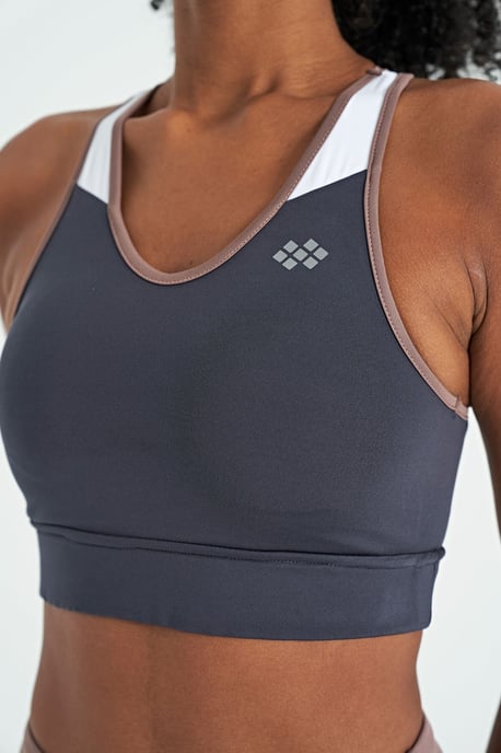 Tajt U-halsstickad sportcrop top - Image 4