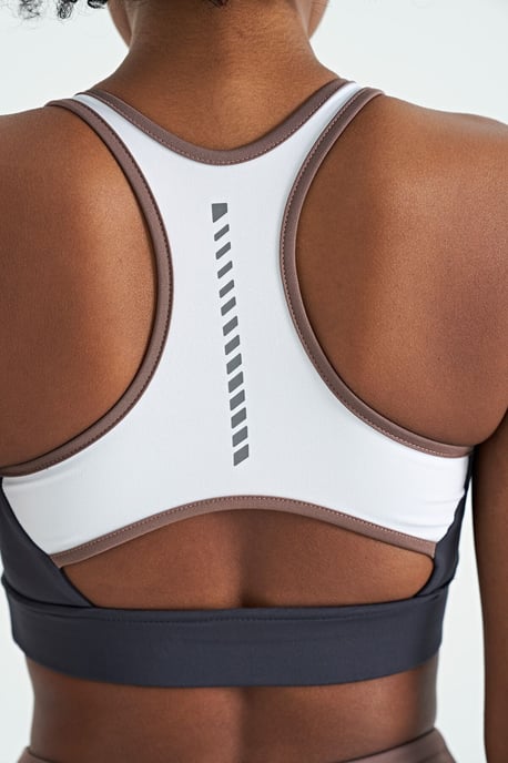 Tajt U-halsstickad sportcrop top - Image 5