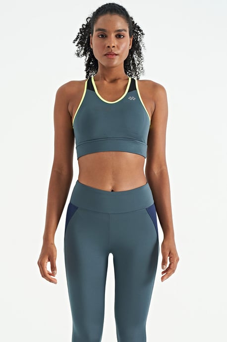 Åtsittande U-krage Stickad Sport Crop Top - Image 1